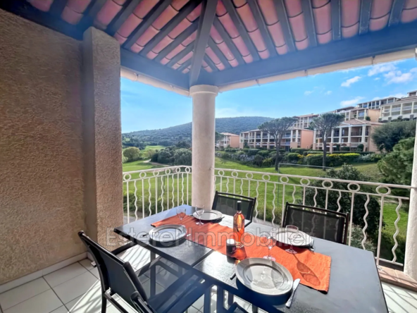 Belle appartement 2 pièces avec terrasse à Cap Estérel, vue montagnes et golf