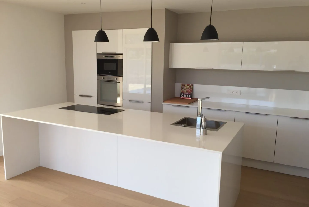 Maison neuve de 119m² avec 4 chambres à Querrieu - Confort et environnement calme 