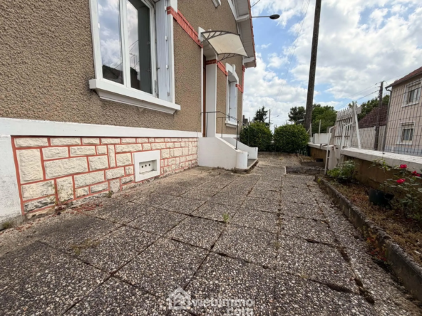 Maison de ville à Châtellerault avec jardin et garage - 83m²