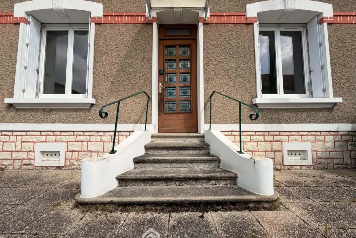 Maison de ville à Châtellerault avec jardin et garage - 83m² 