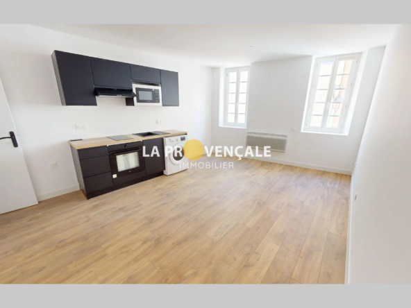 Studio rénové de 20 m² avec exposition sud à Trets, proche centre historique