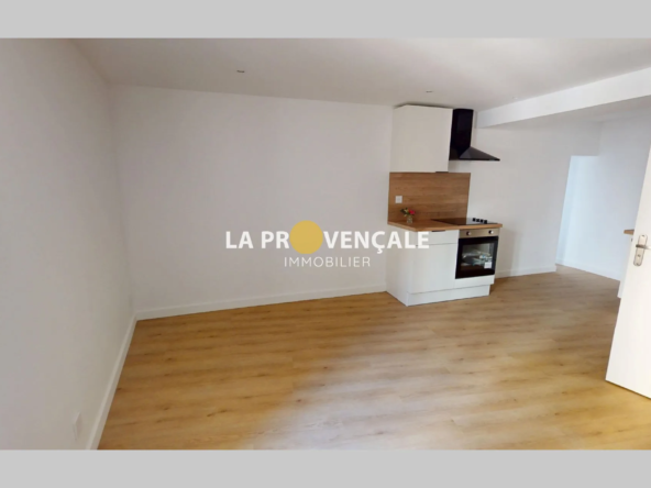 Appartement T2 rénové avec Vue Ville à Trets – Idéal Premier Achat ou Investissement