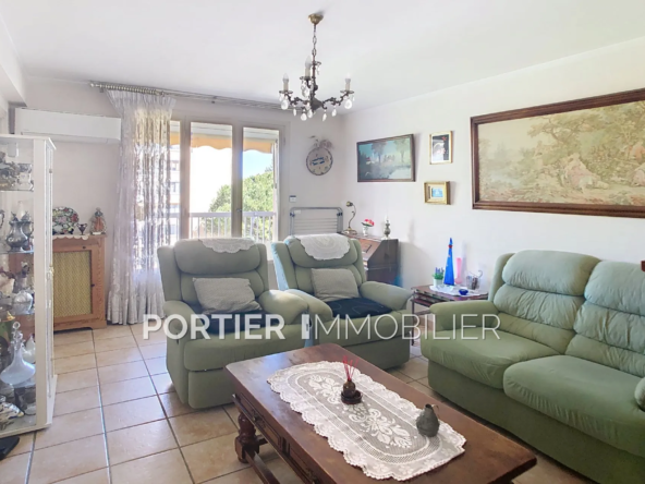 A vendre appartement 3 pièces à Antibes dans le quartier des Combes