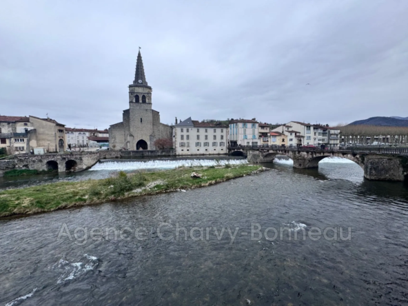 Spacieux appartement traversant de 109 m² avec vue sur la rivière à Saint-Girons
