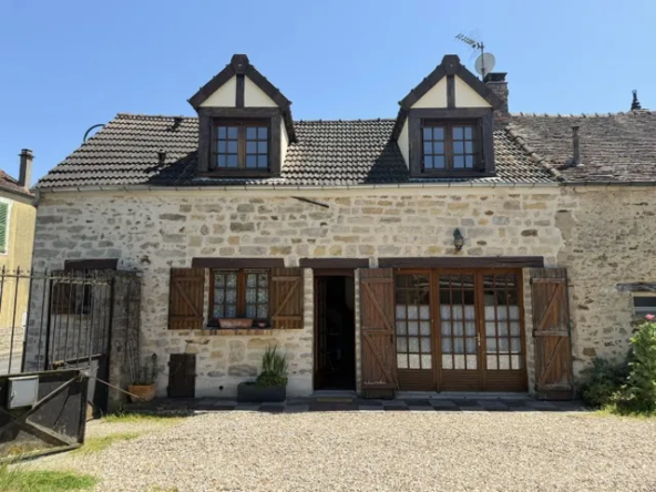 Charmante maison en pierre avec 3 chambres, terrasse et parking proche A6 à Nainville-les-Roches