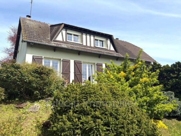 Maison familiale avec sous-sol à vendre à Forges-les-Eaux - 3 chambres, terrasse, jardin