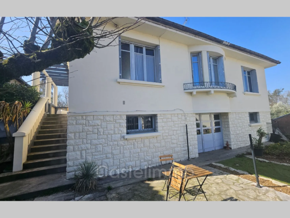 A vendre villa des années 60 à Castelsarrasin avec jardin et potentiel immobilier