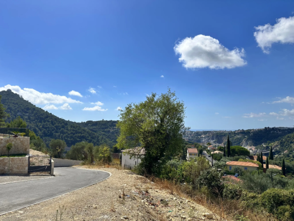 Terrain à bâtir de 770 m² avec vue dégagée à Saint-André-de-la-Roche