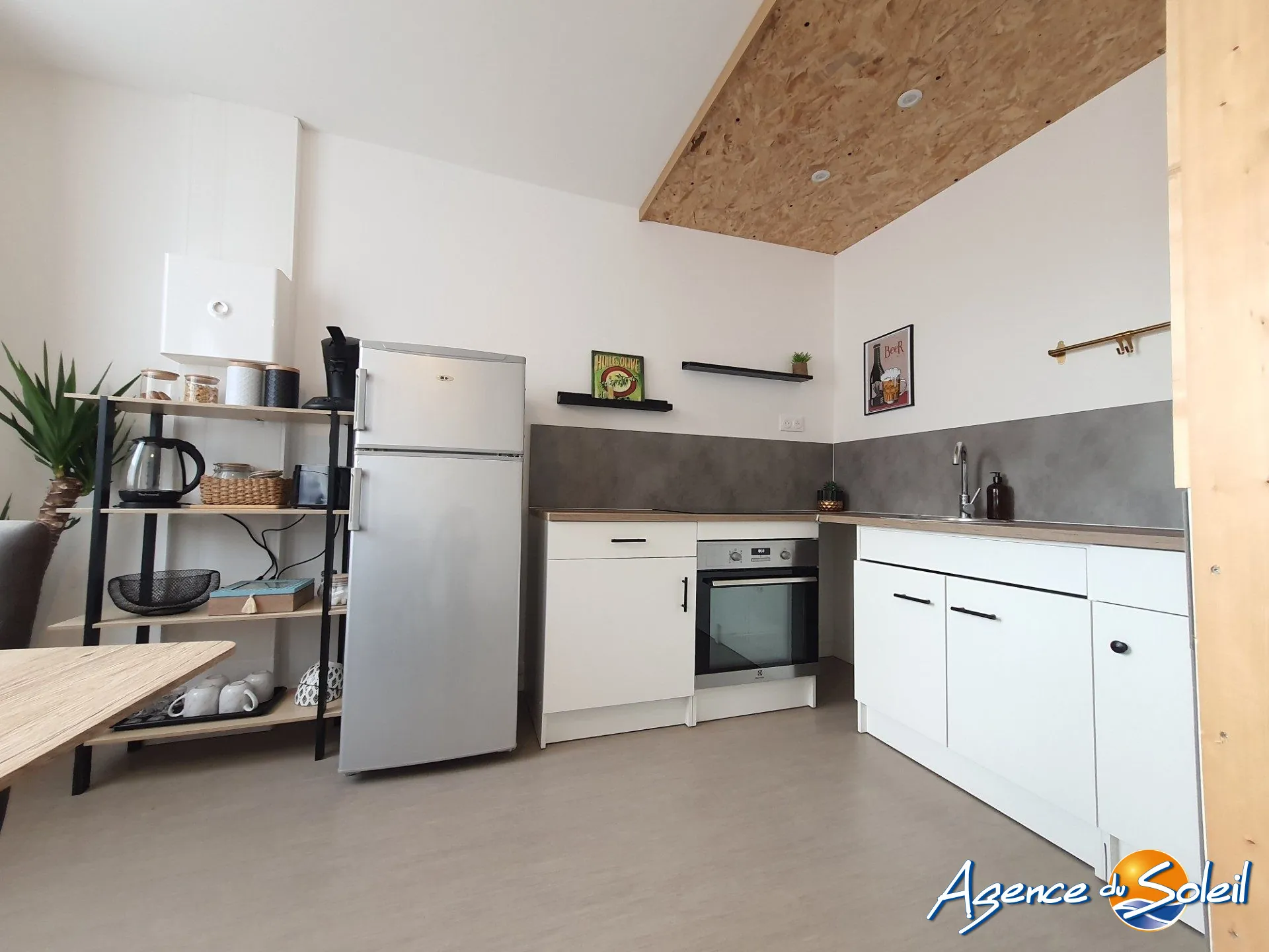 Appartement T3 rénové au cœur de Gruissan, proche commodités 