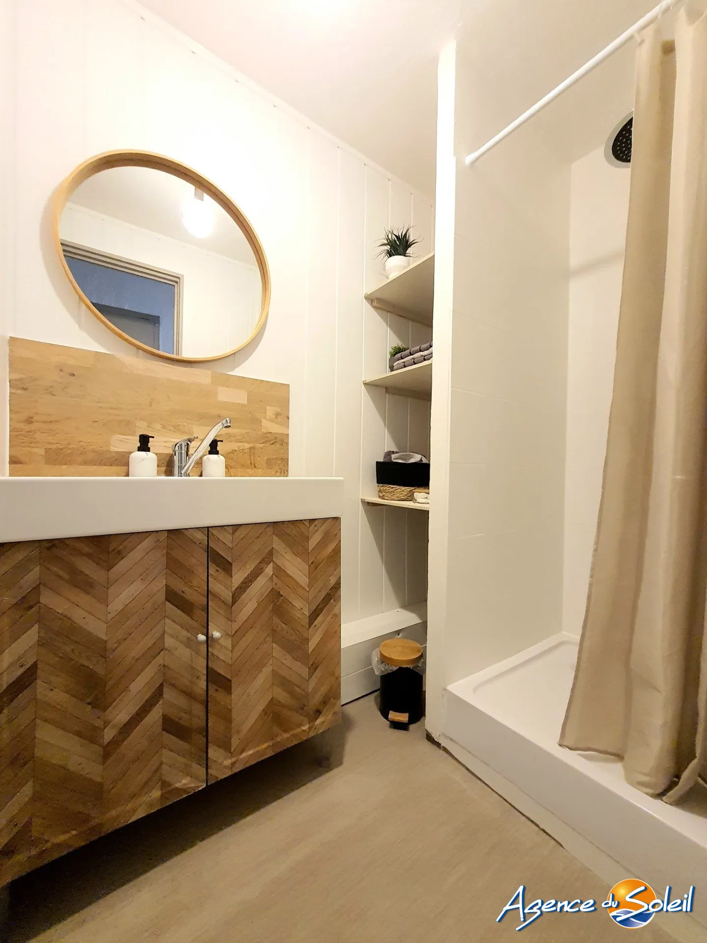 Appartement T3 rénové au cœur de Gruissan, proche commodités 