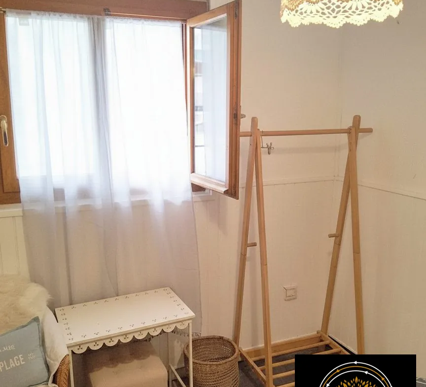 Chalet de loisir à vendre à Lecluse avec terrasse et accès à l’eau 