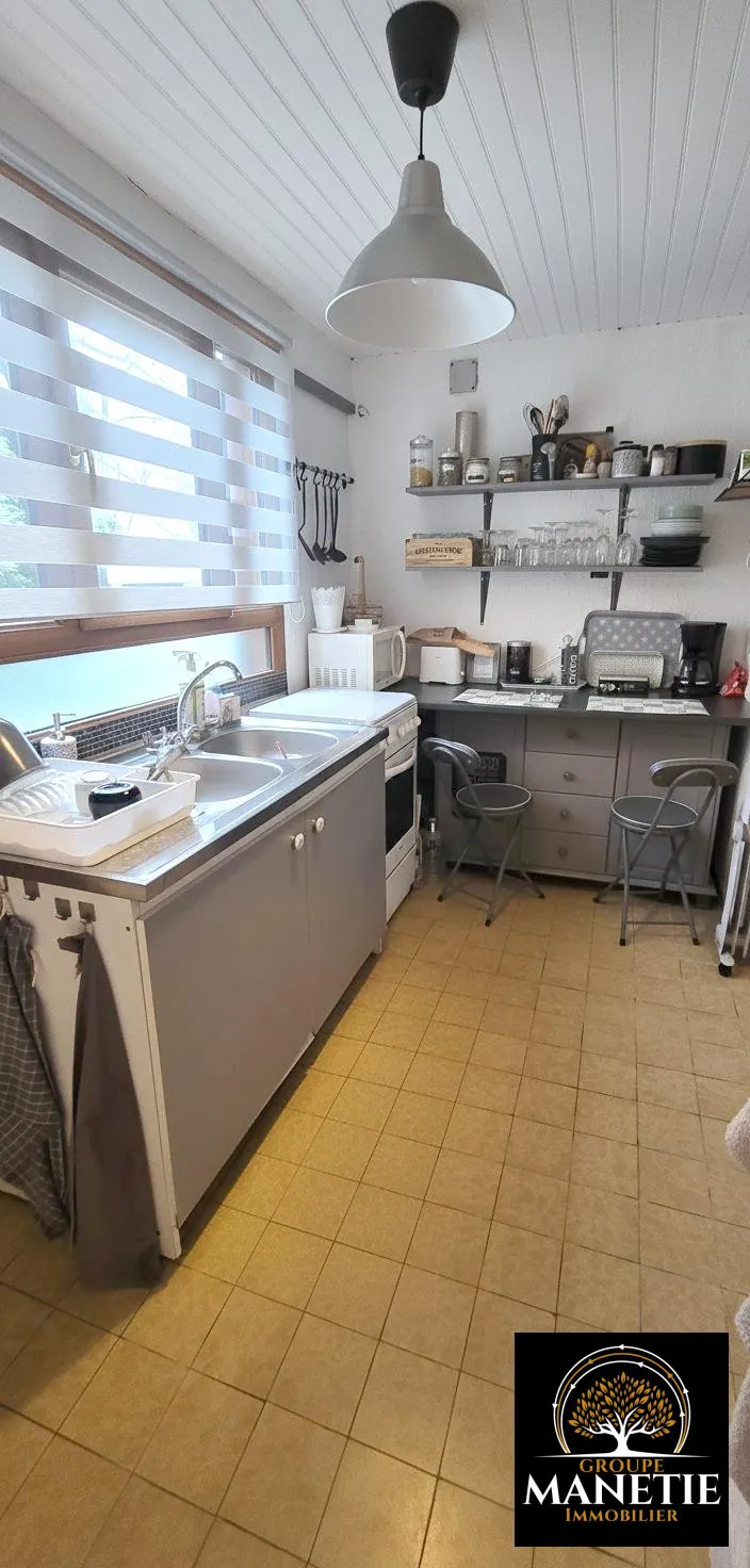 Chalet de loisir à vendre à Lecluse avec terrasse et accès à l’eau 