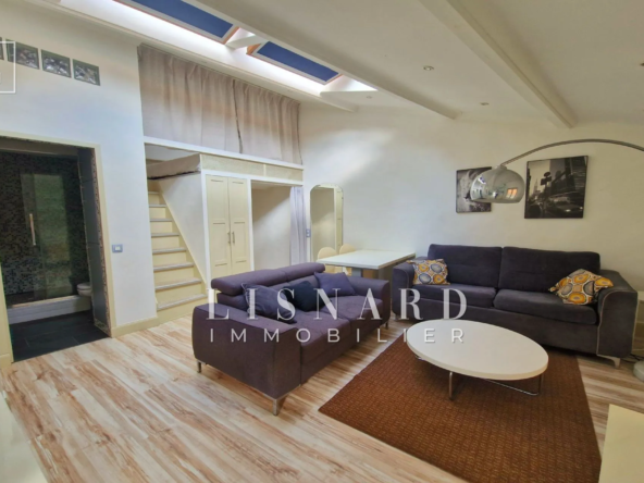 Maison de village à vendre dans le centre historique sans charges ni frais