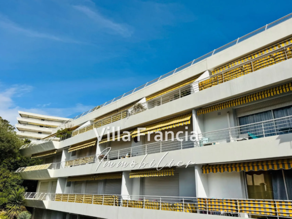 Studio en dernier étage avec terrasse à Cannes dans résidence de luxe