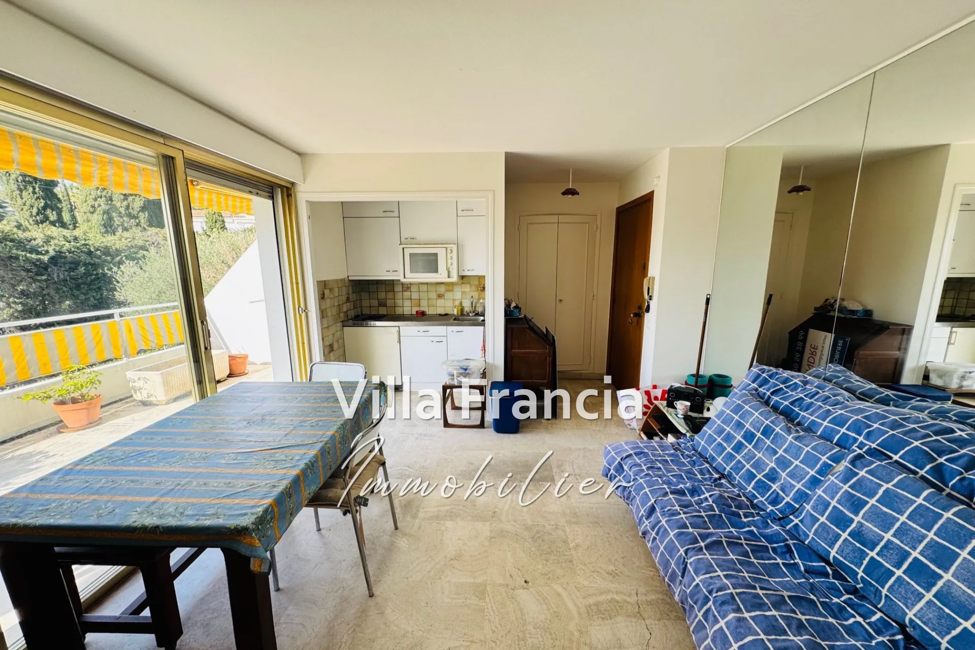 Studio en dernier étage avec terrasse à Cannes dans résidence de luxe 