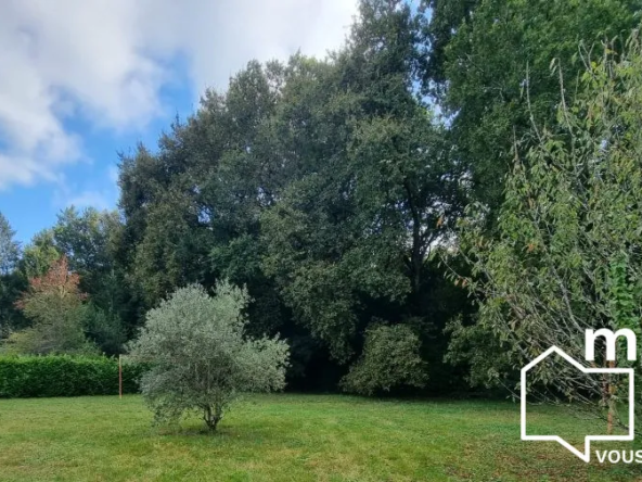 Terrain constructible de 815 m² à Lignan-de-Bordeaux, proche Bordeaux