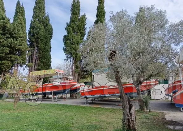 Vente de trois bateaux commerciaux à Théoule-sur-Mer dans la région Esterel