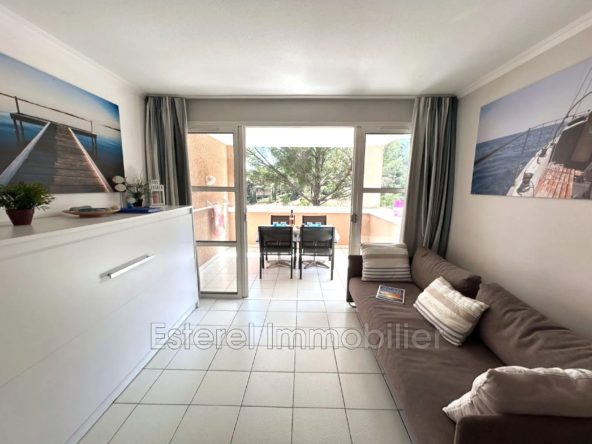 Vente d'un appartement 2 pièces avec terrasse et parking à Cap Estérel