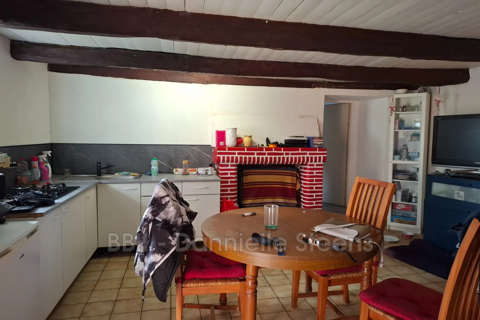 Belle maison en pierre à vendre à Canihuel, 50 m² avec terrain et potentiel d'agrandissement 