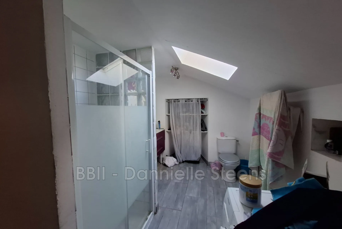 Belle maison en pierre à vendre à Canihuel, 50 m² avec terrain et potentiel d'agrandissement 