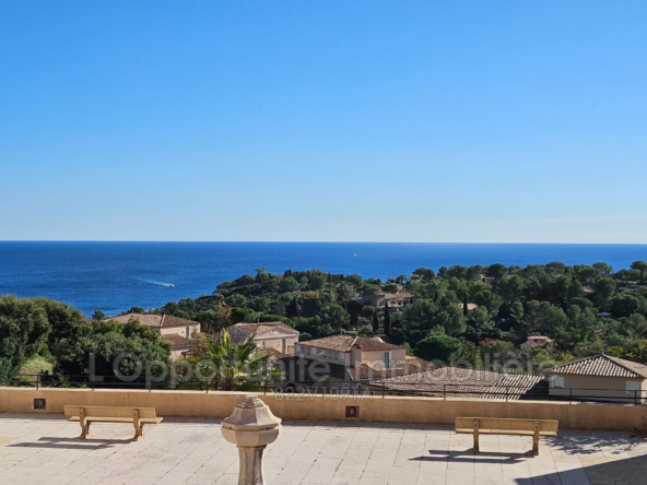 bel appartement 2 pièces avec terrasse et vue mer à Agay, Cap Estérel