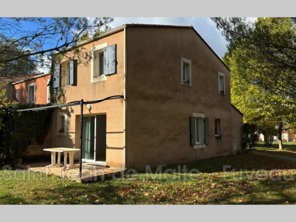 À vendre maison T4 de 87 m² à Fuveau avec piscine et terrasse