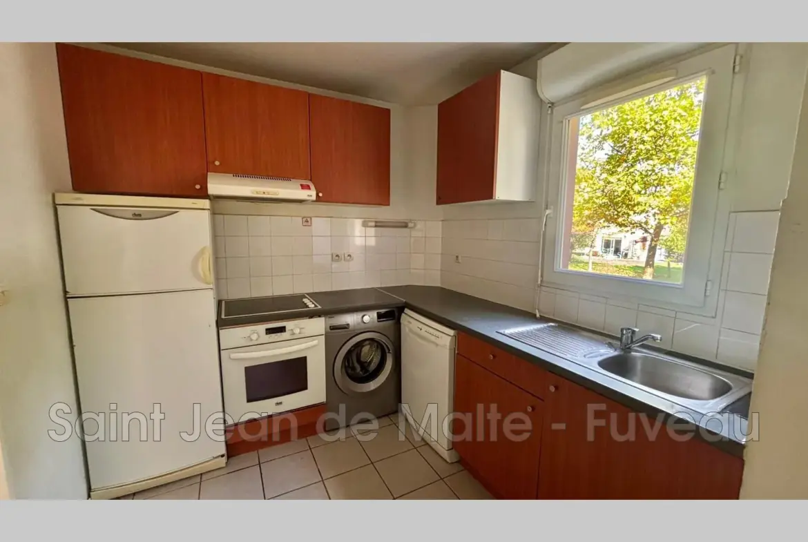 À vendre maison T4 de 87 m² à Fuveau avec piscine et terrasse 