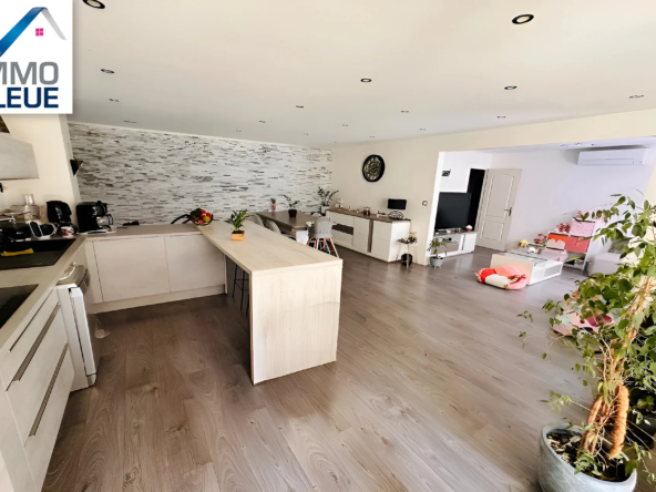 À Vendre Appartement 4 Pièces à Martigues avec Terrasse et Stationnement