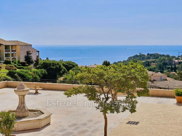 Idéal appartement 2 pièces avec vue mer à Cap Estérel dans domaine avec piscine et security