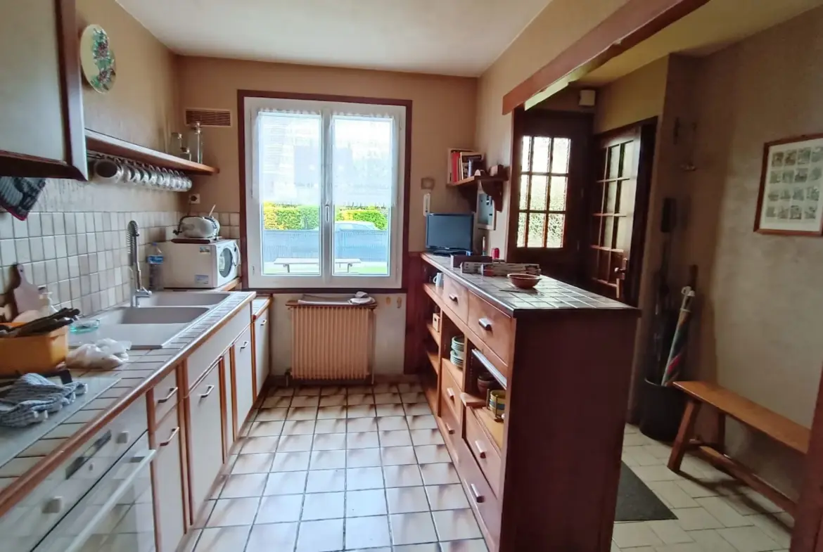 Villa spacieuse à Fécamp dans quartier résidentiel calme avec potentiel d’aménagement 