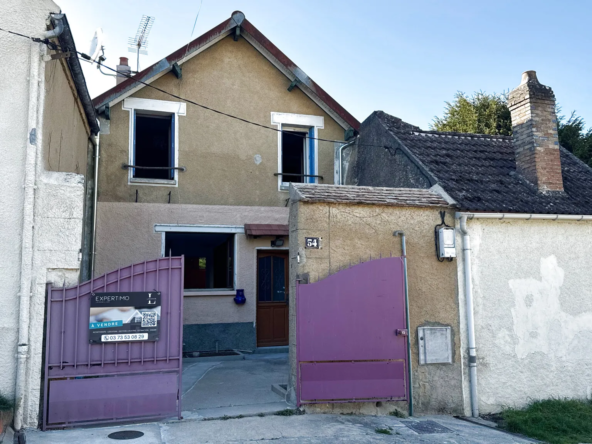 Maison de ville avec jardin et dépendances à Champigny-sur-Yonne, idéal investissement ou résidence principale