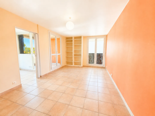 Appartement T4 lumineux avec cave et parking à Istres