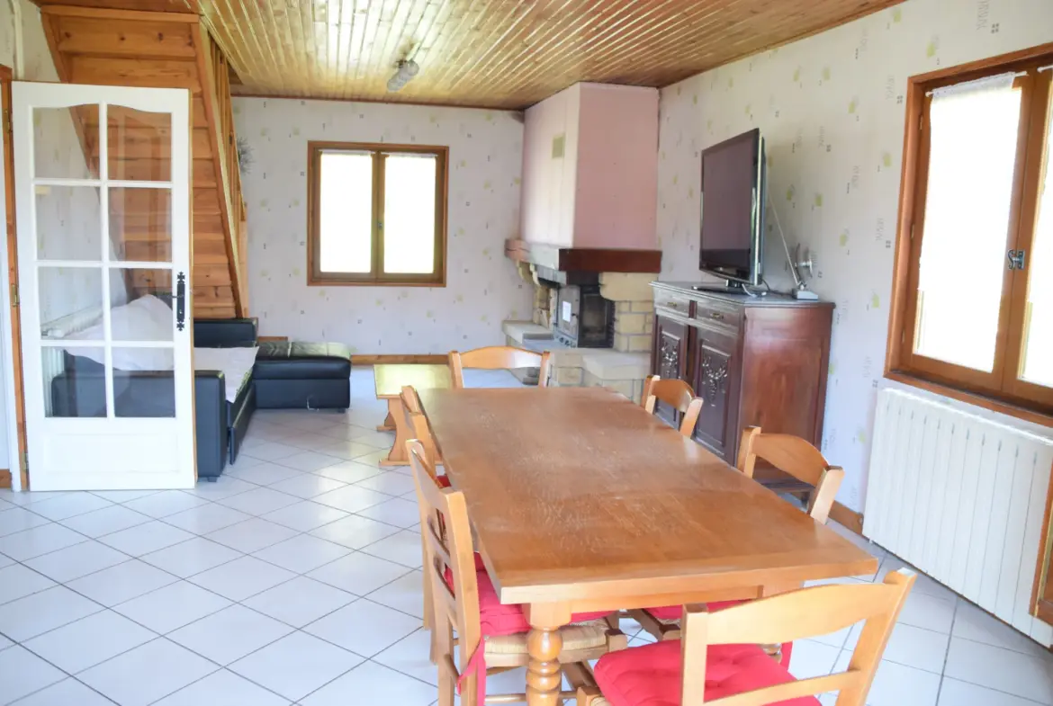 Maison à vendre de 110 m² avec jardin et vue panoramique à Coucouron 