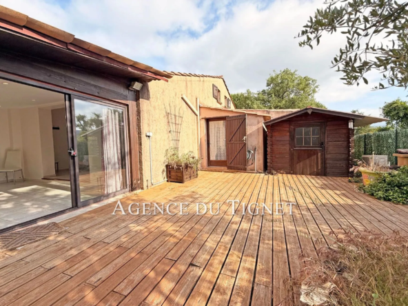 A vendre villa mitoyenne 3 pièces à Saint-Cézaire-sur-Siagne avec jardin et piscine
