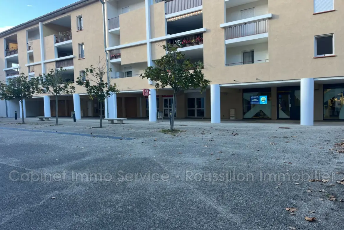 Local commercial brut de 54,68 m² à Céret dans la résidence des Tins 