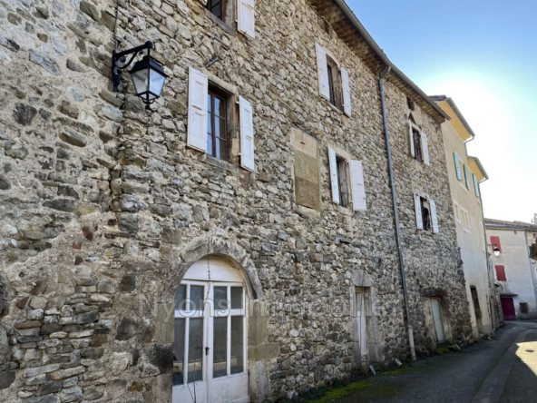 Maison de village en pierre à rénover à La Charce, Drôme Provençale