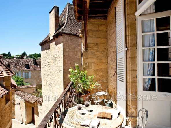 Charmant appartement T2 à vendre à Sarlat, proche des sites historiques