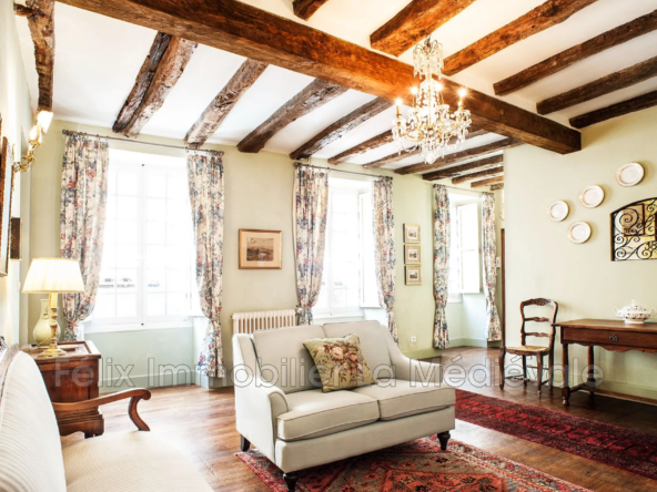 Charmant appartement T2 médiéval à Sarlat avec balcon et cachet historique