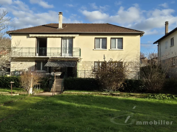 Maison de caractère à vendre à Mansac, 103m² habitable, terrain 1000m²