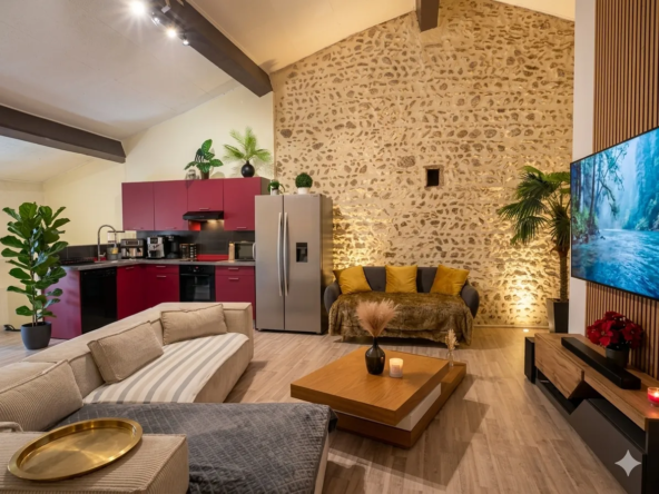 Maison de village authentique à Pia avec volumes spacieux et charme unique