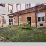 Appartement duplex de 158 m² à Castelsarrasin avec parking et proximité commerces