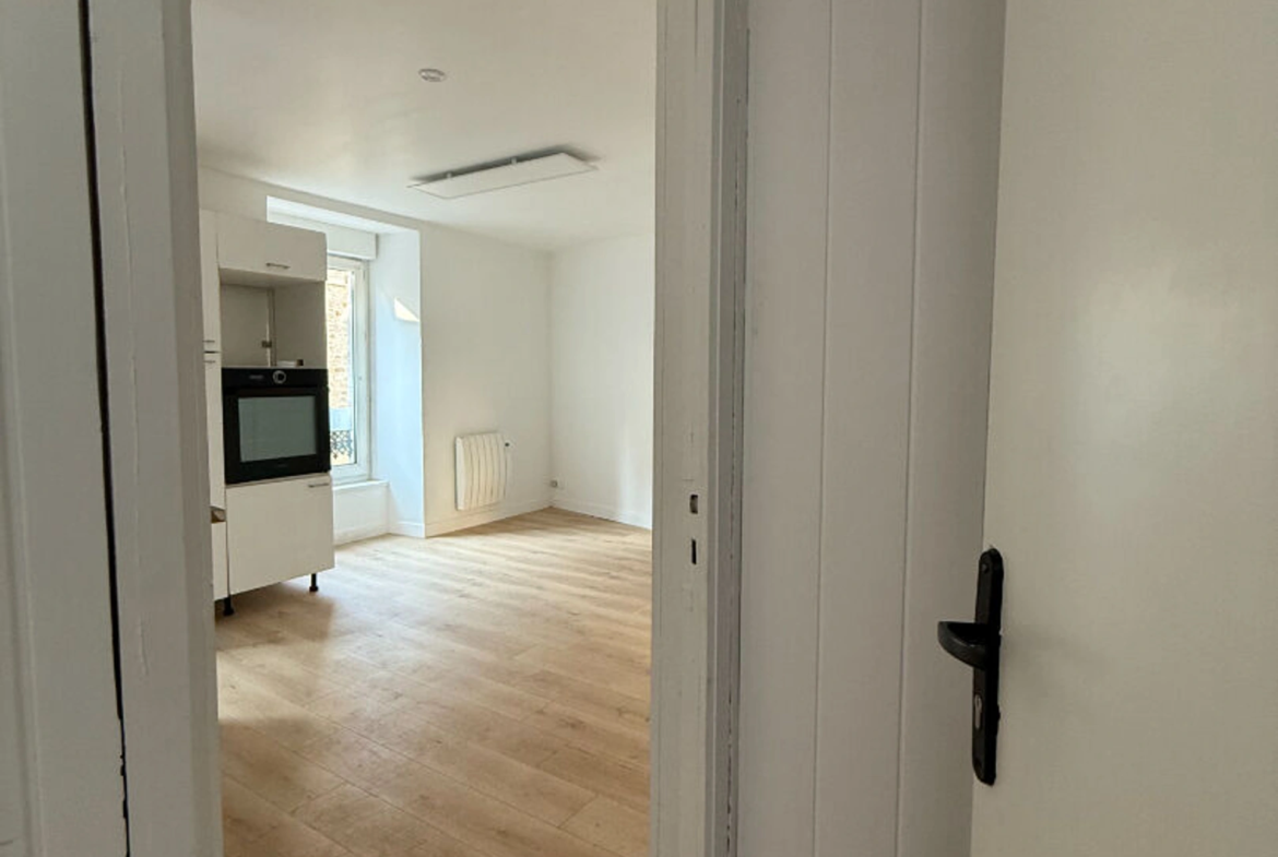 Appartement T2 rénové avec terrasse à Saint-Brieuc en vente 