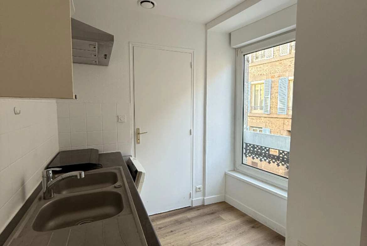 Appartement T2 rénové avec terrasse à Saint-Brieuc en vente 
