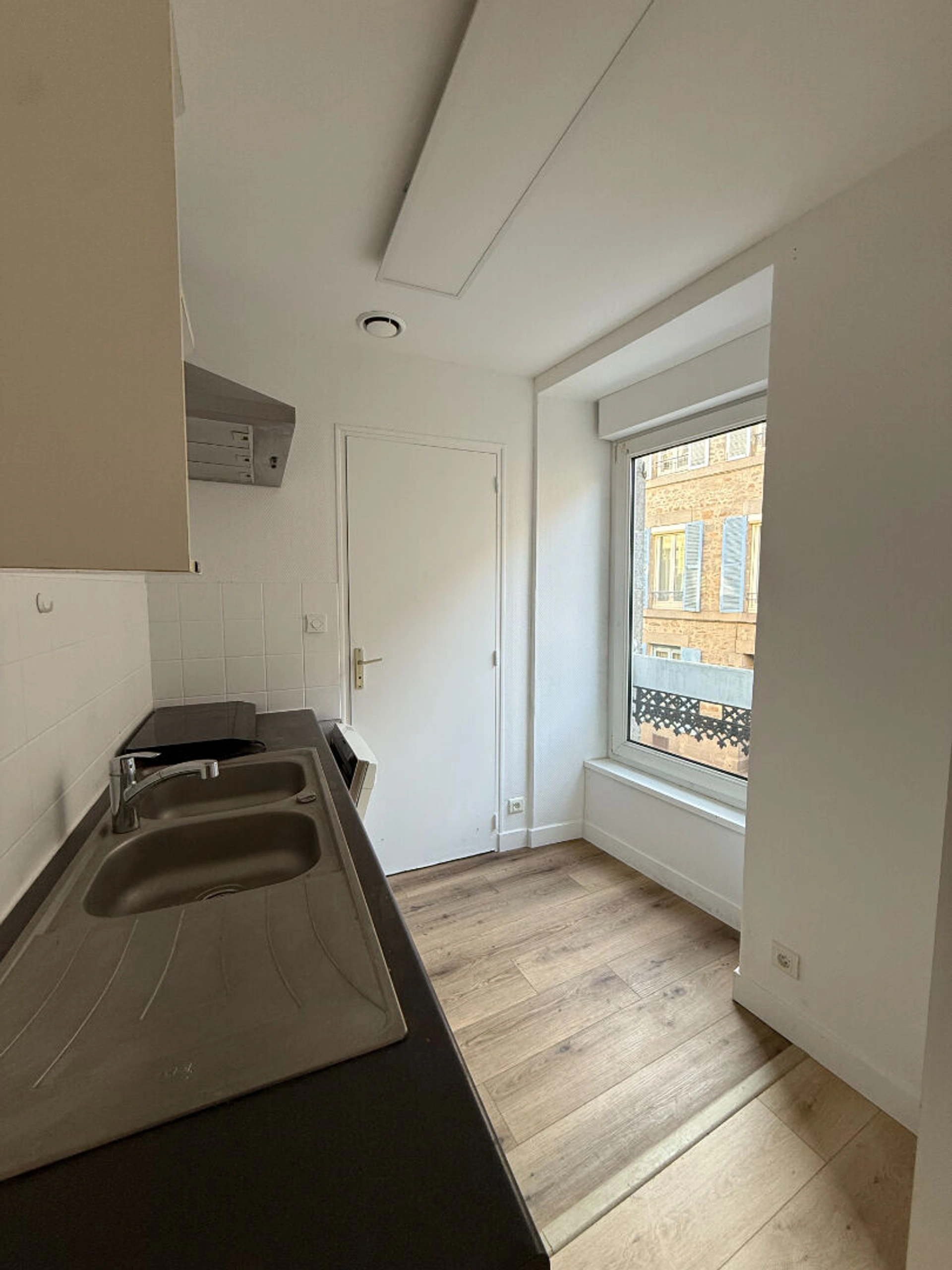Appartement T2 rénové avec terrasse à Saint-Brieuc en vente 
