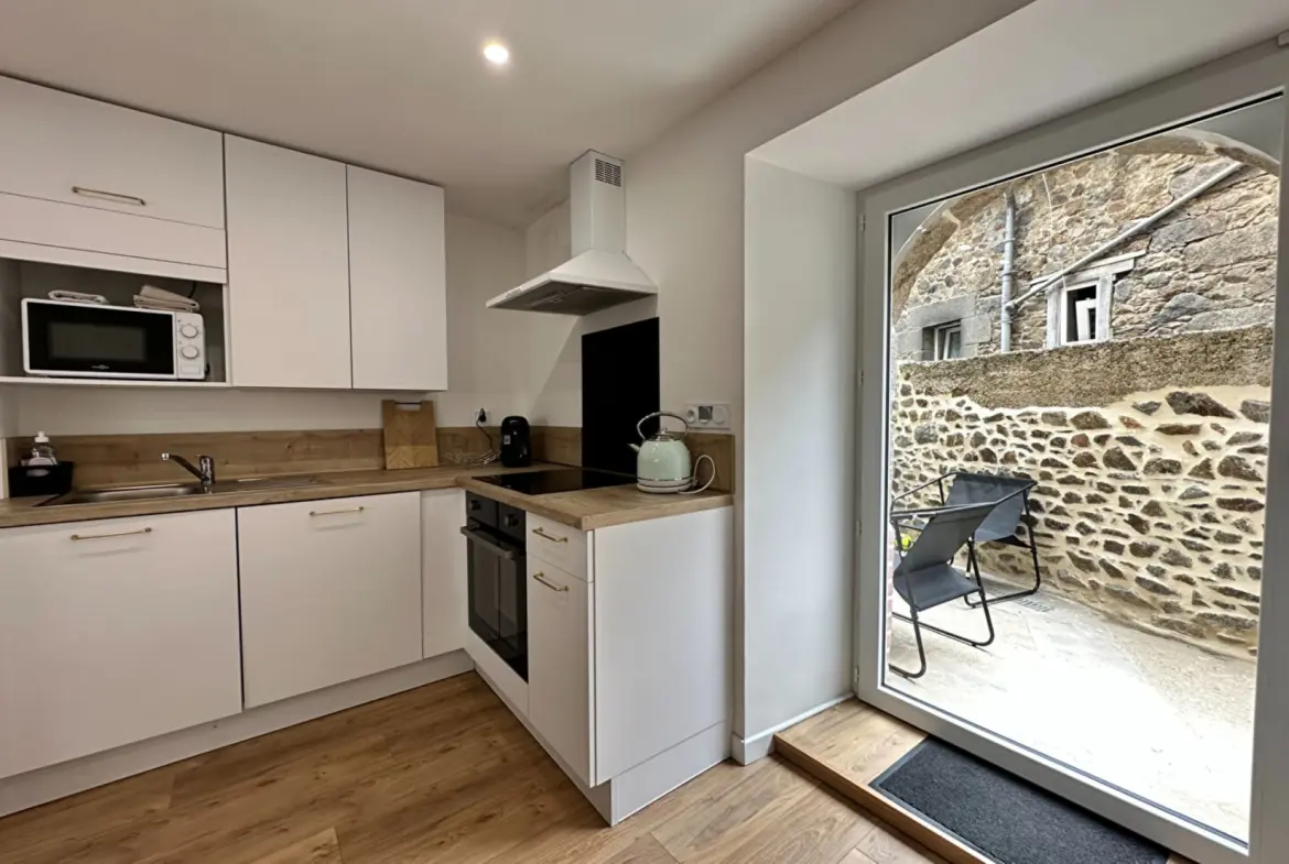 Investissement locatif de qualité au centre de Saint-Brieuc avec 3 chambres et cour privée 