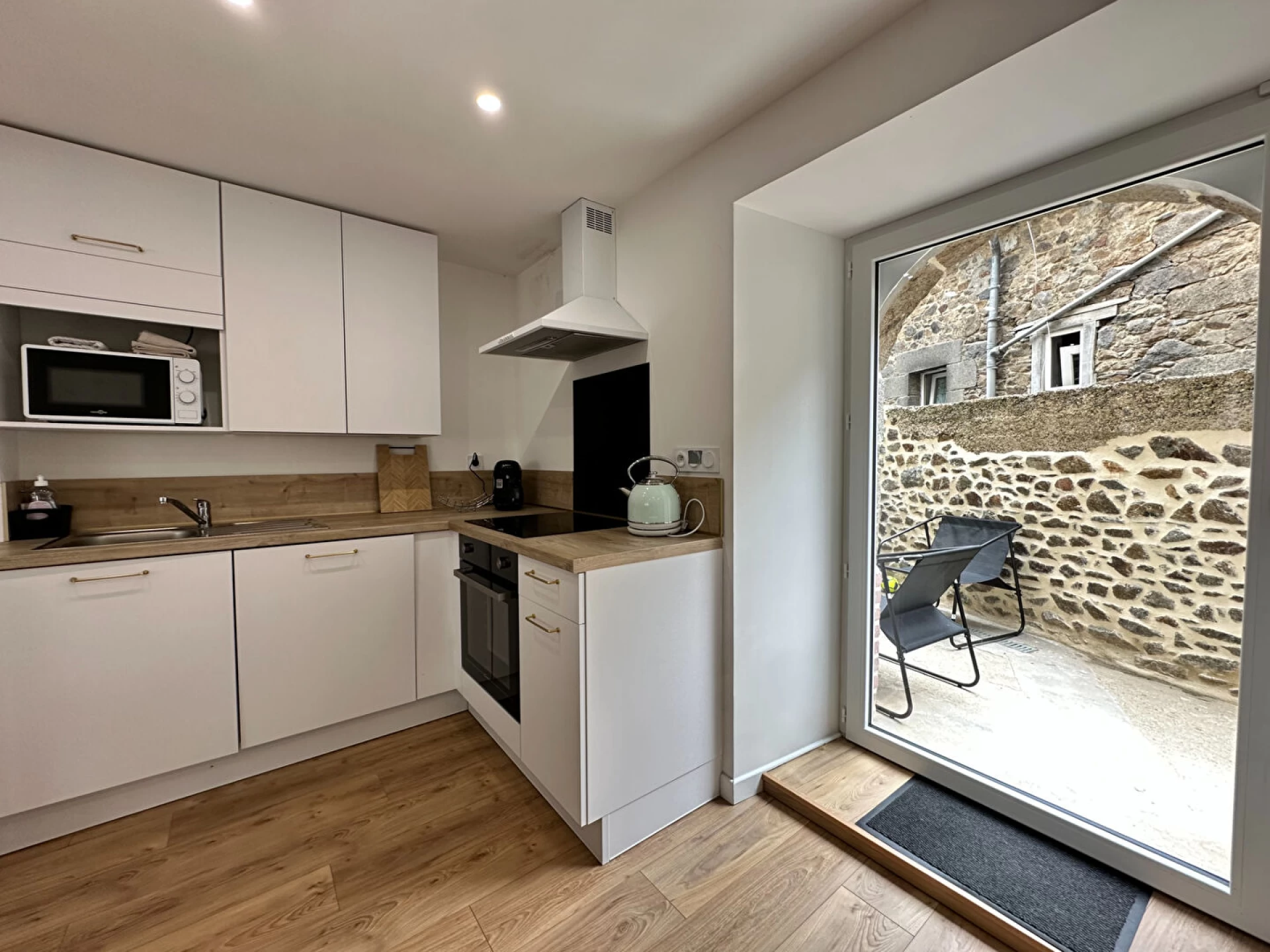 Investissement locatif de qualité au centre de Saint-Brieuc avec 3 chambres et cour privée 