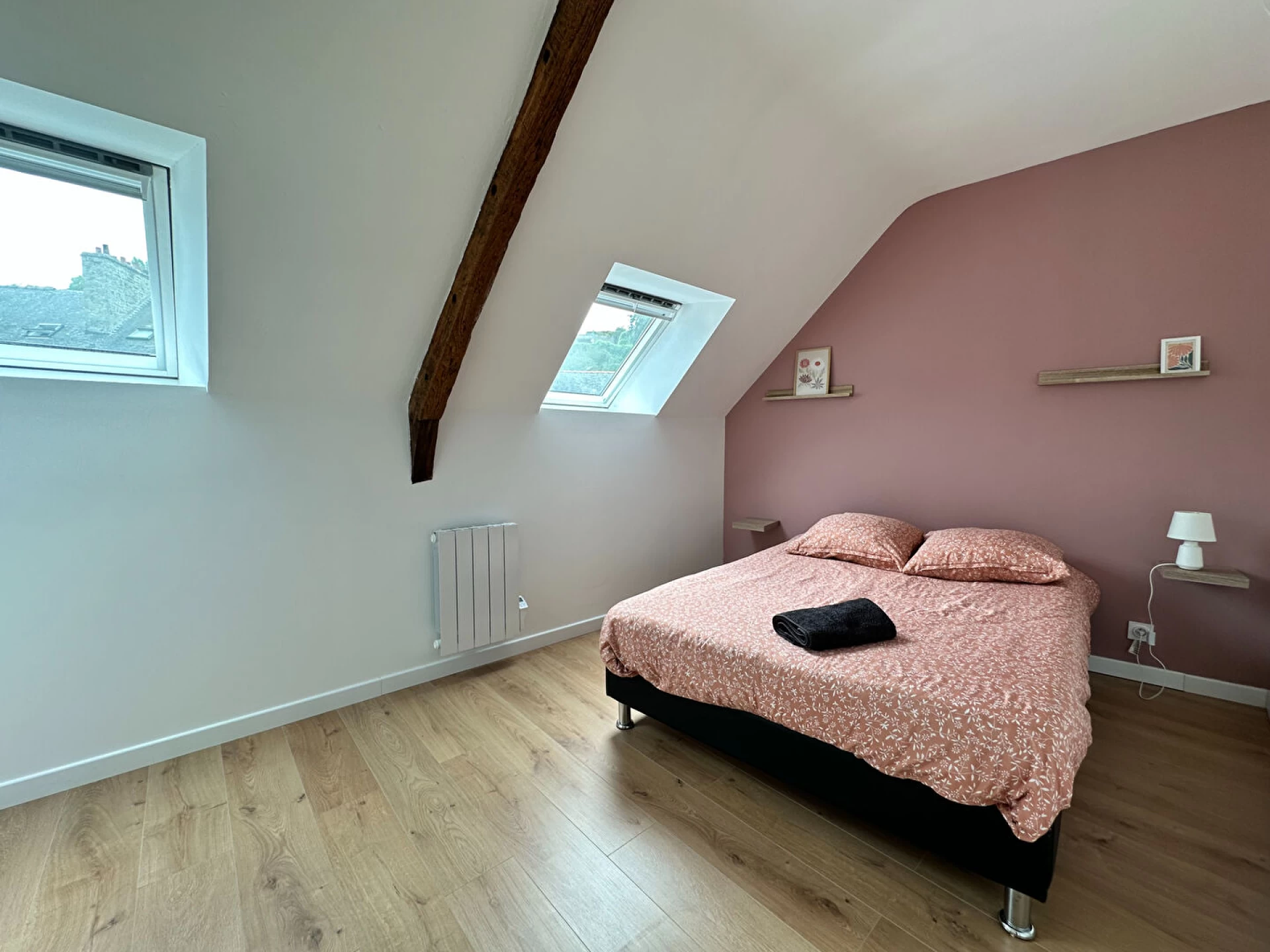 Investissement locatif de qualité au centre de Saint-Brieuc avec 3 chambres et cour privée 