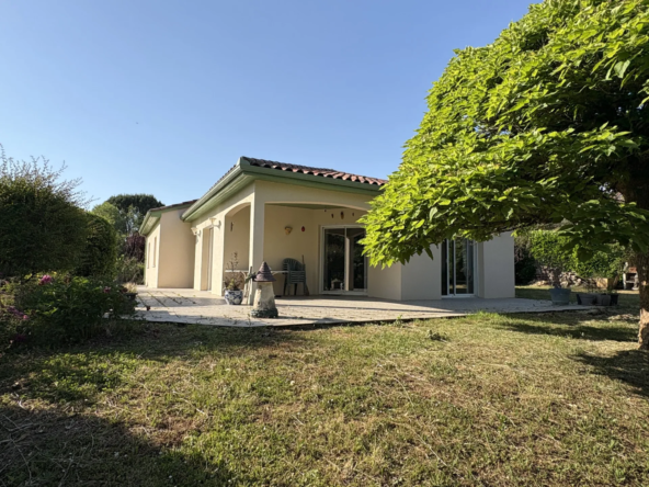 Magnifique maison de plain-pied à Bretenoux avec vue dégagée et terrain constructible
