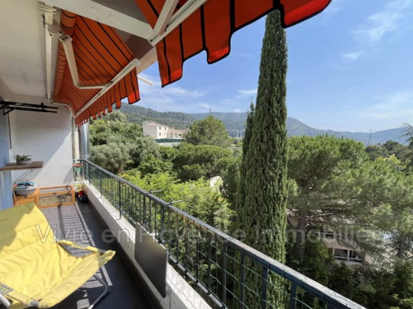 À vendre appartement 4 pièces à La Trinité avec balcon et parking
