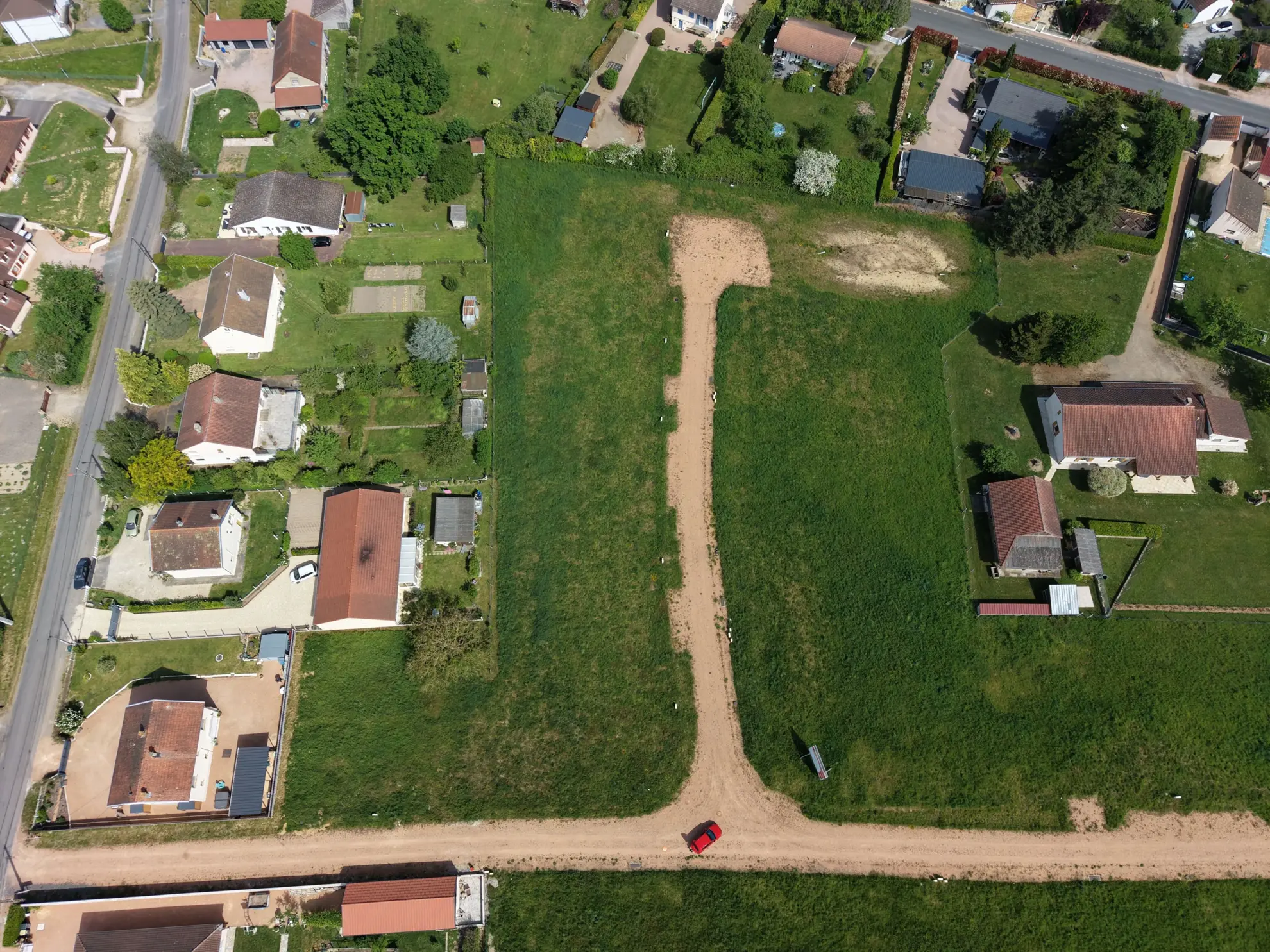 Terrains constructibles à Vendat - Centre-bourg, plusieurs superficies et prix 